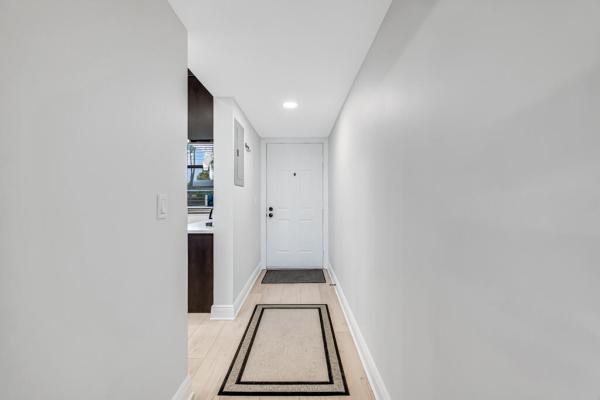Whitehall, 3710 Whitehall Dr #105, West Palm Beach, Florida 33401, image 3