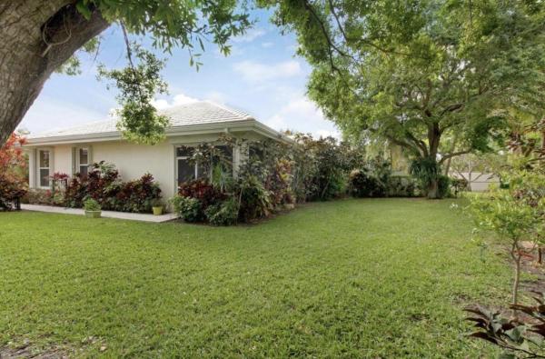 Sun Terrace At Lake Catherine, 1092 Bedford Ave, Palm Beach Gardens, Florida 33403, image 2