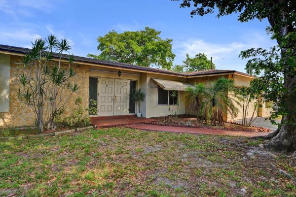 Plantation Park, 5200 SW 8th St, Plantation, Florida 33317, image 1