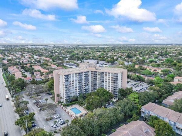 Country Club Tower Of Coral Springs, 10777 W Sample Rd #310, Coral Springs, Florida 33065, image 2