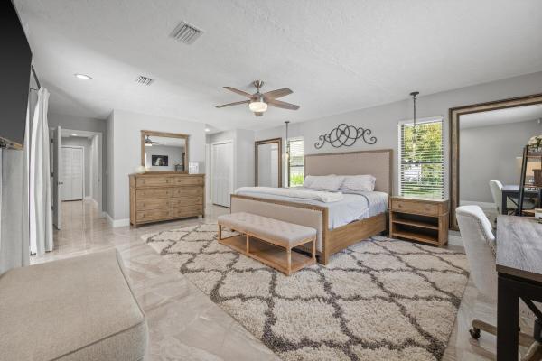 Pinewood Of Wellington, 13275 Garwood Ct, Wellington, Florida 33414, image 2