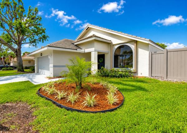 Citrus Glen, 182 Temple Ave, Boynton Beach, Florida 33436, image 1