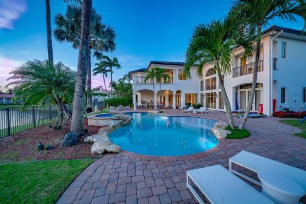 The Oaks At Boca Raton, 17593 Middle Lake Dr, Boca Raton, Florida 33496, image 2