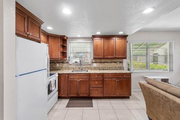 57 Canterbury C, West Palm Beach, Florida 33417, image 3