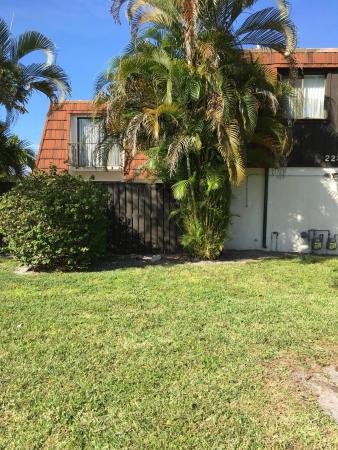 The Pines, 2233 White Pine Cir #D, Greenacres, Florida 33415, image 2