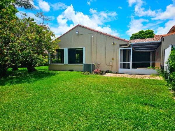 Patio Village, 566 Village Lake Dr, Weston, Florida 33326, image 2
