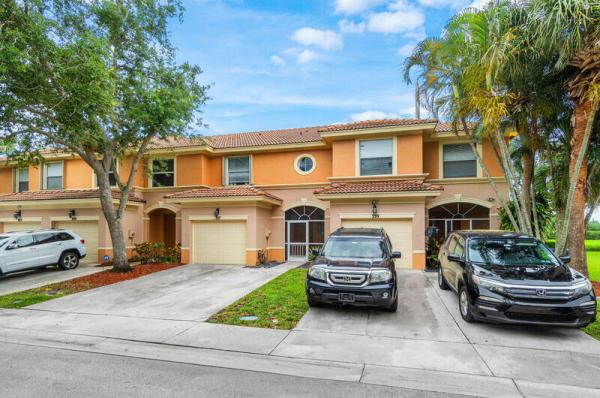 Seminole Lakes, 357 River Bluff Ln, Royal Palm Beach, Florida 33411, image 3
