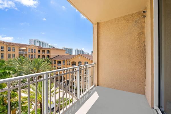 Alaqua, 3001 NE 185th St #536, Aventura, Florida 33180, image 1