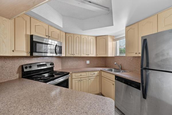Las Vistas At Doral, 8363 Lake Dr #308, Doral, Florida 33166, image 2