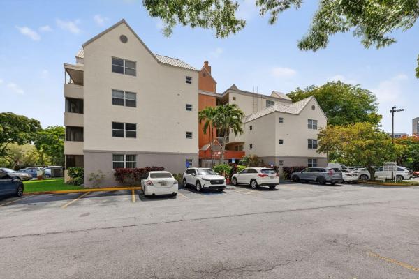 Las Vistas At Doral, 8373 Lake Dr #307, Doral, Florida 33166, image 1
