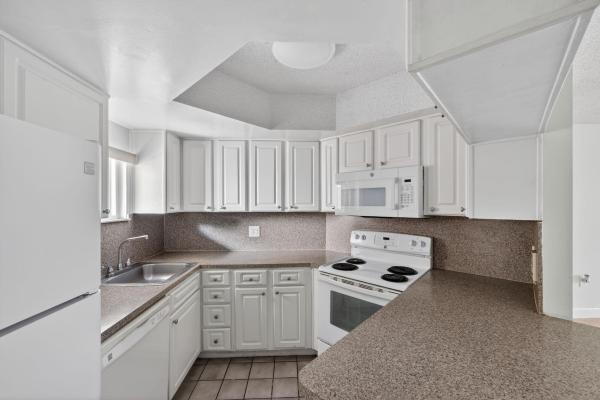Las Vistas At Doral, 8373 Lake Dr #307, Doral, Florida 33166, image 2