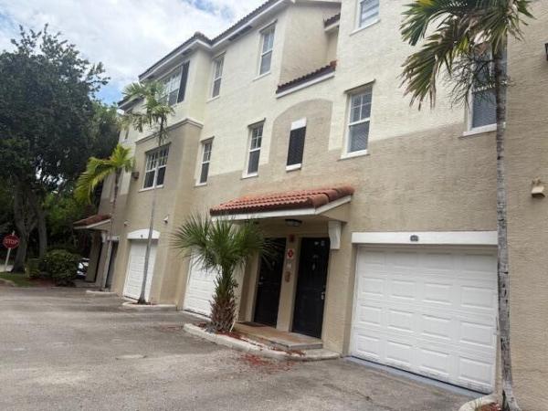 Poinciana Place, 5980 W Sample Rd #203, Coral Springs, Florida 33067, image 2