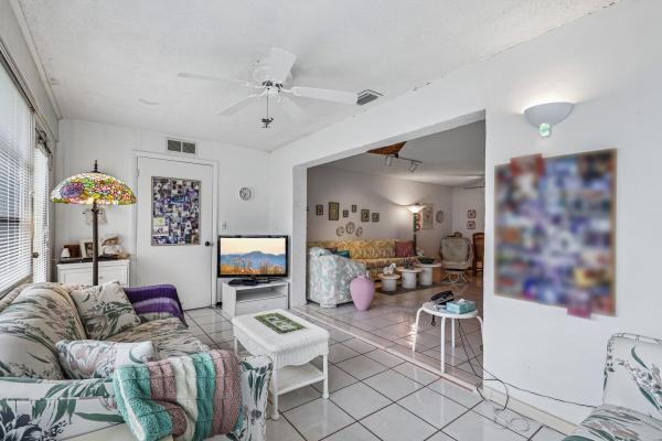 475 Holyoke Ln, Lake Worth, Florida 33467, image 3