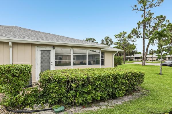 475 Holyoke Ln, Lake Worth, Florida 33467, image 1
