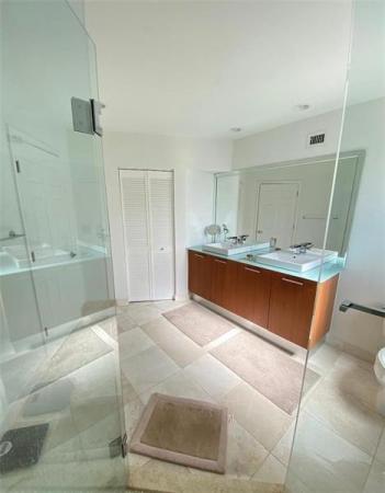 Colee Hammock, 101 SE 15th Ave #E, Fort Lauderdale, Florida 33301, image 1