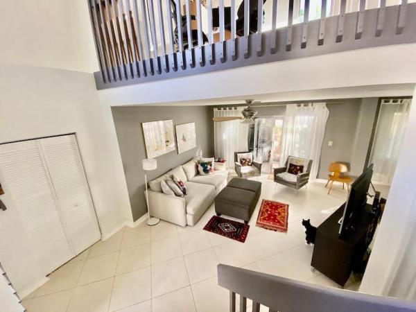 Colee Hammock, 101 SE 15th Ave #E, Fort Lauderdale, Florida 33301, image 2