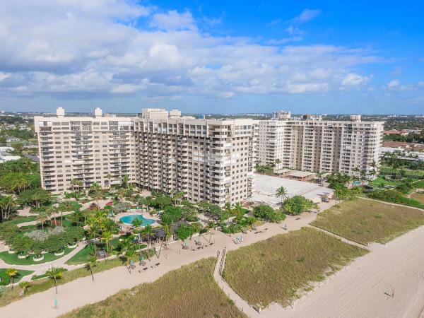 Sea Ranch Club C, 4900 N Ocean Blvd #416, Lauderdale By The Sea, Florida 33308, image 2
