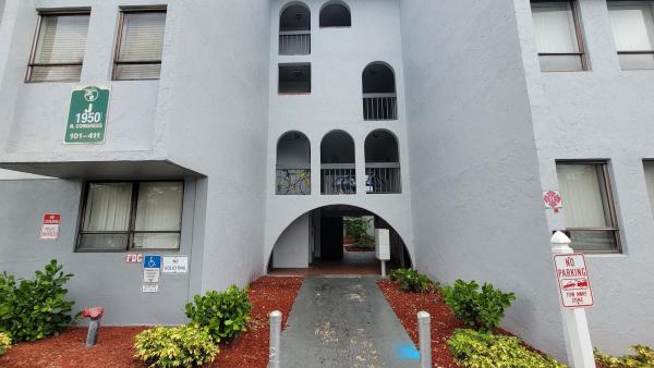 Presidential Golfview, 1950 N Congress Ave #206, West Palm Beach, Florida 33401, image 2