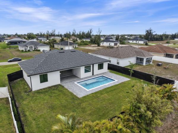 Cape Coral, 2015 NW 21st St, Cape Coral, Florida 33993, image 2