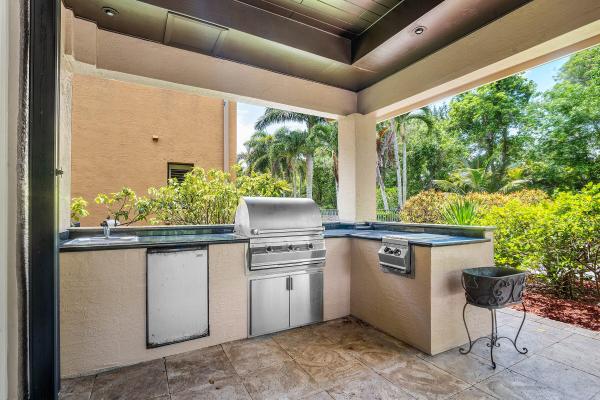 Versailles At Wellington, 10380 Trianon Pl, Wellington, Florida 33449, image 3
