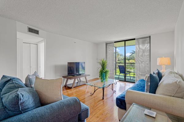 The Forest, 900 Saint Charles Pl #221, Pembroke Pines, Florida 33026, image 2