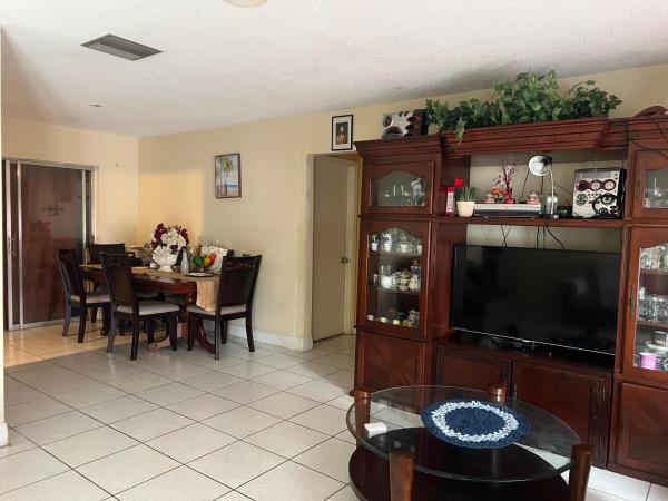 Mainlands Of Tamarac Lakes, 6100 NW 73rd Ter, Tamarac, Florida 33321, image 1
