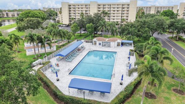 Huntington Lakes 5, 7260 Kinghurst Dr #205, Delray Beach, Florida 33446, image 2