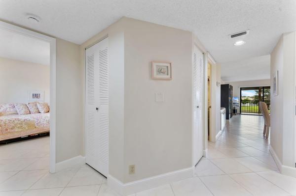 Huntington Lakes 5, 7260 Kinghurst Dr #205, Delray Beach, Florida 33446, image 1
