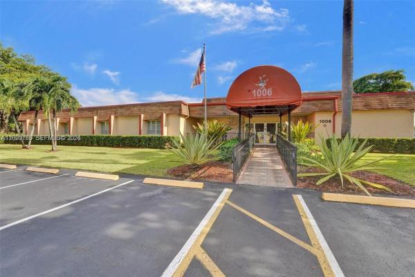 Oriole Golf & Tennis Club 2, 1015 Country Club Dr #307, Margate, Florida 33063, image 3