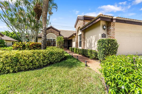 Hampton At Aberdeen, 7219 Le Chalet Blvd, Boynton Beach, Florida 33472, image 1