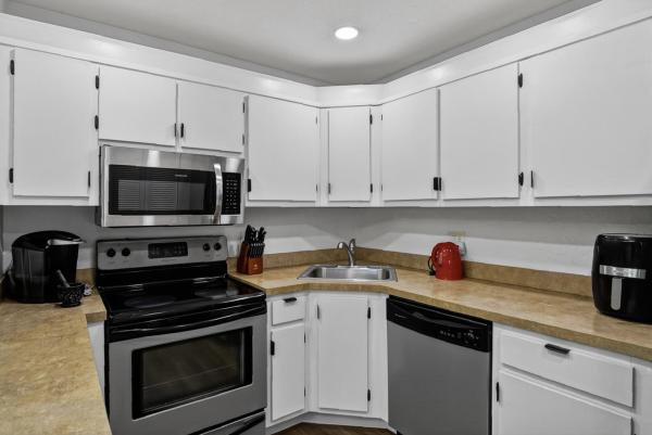 Pine Ridge 4, 5930 Whispering Pine Way #B-2, Greenacres, Florida 33463, image 1