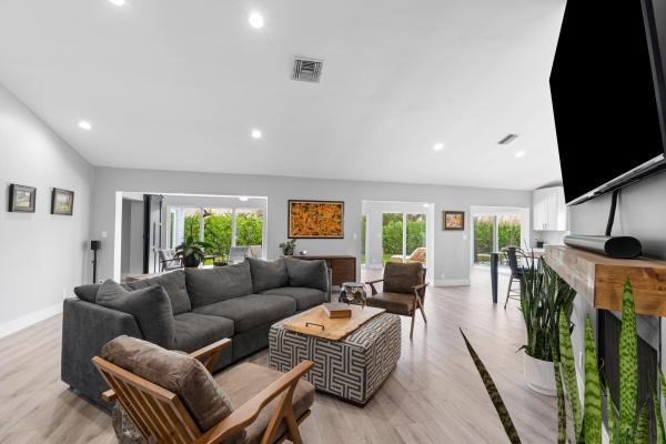 6910 NW 2nd Ter, Boca Raton, Florida 33487, image 1