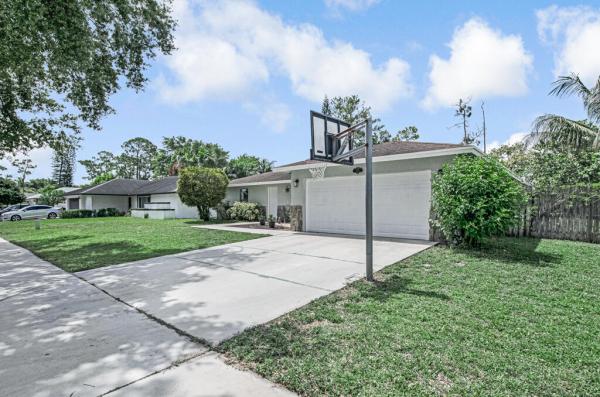 Hawthorn, 100 Greenwood Ct, Royal Palm Beach, Florida 33411, image 1