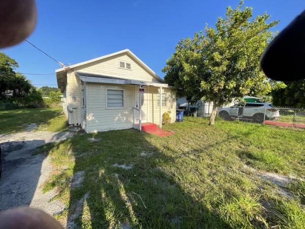 Irene Plaza, 1610 N 14th St, Fort Pierce, Florida 34950, image 2