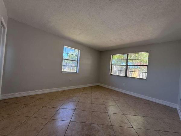 Cloverleaf Gardens, 516 NW 179th St, Miami Gardens, Florida 33169, image 2