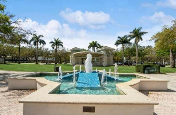 Village At Abacoa, 1200 Town Center Dr #305, Jupiter, Florida 33458, image 3