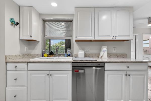 Coco Wood Lakes, 6372 Sleepy Willow Way, Delray Beach, Florida 33484, image 2
