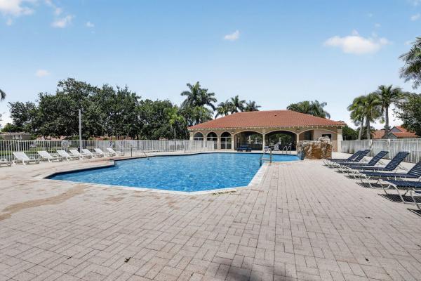 Estancia, 327 SW 191st Ter, Pembroke Pines, Florida 33029, image 2