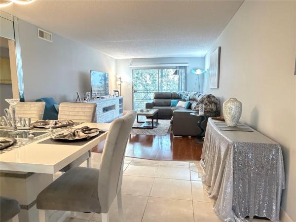 Lucaya Village, 2304 Lucaya Ln #L4, Coconut Creek, Florida 33066, image 1