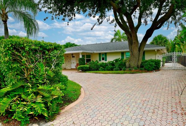 The Southend, 129 Alhambra Pl, West Palm Beach, Florida 33405, image 2