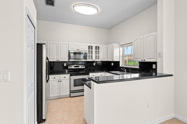 Royal Palm, 376 E Royal Cove Cir, Davie, Florida 33325, image 2