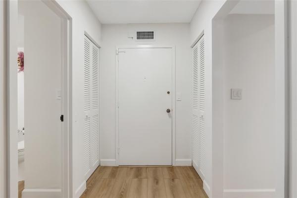 Parker Tower, 3140 S Ocean Dr #208, Hallandale Beach, Florida 33009, image 1