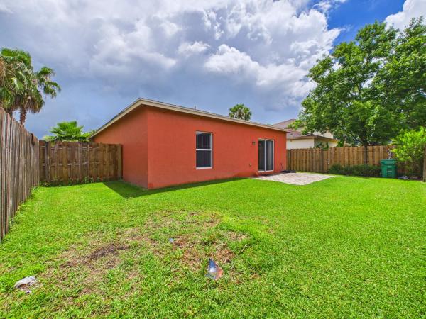 Morningside Palm Breezes Club, 157 Blue Grotto Dr, Fort Pierce, Florida 34945, image 1