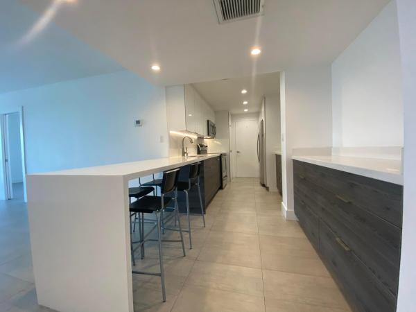 The Carriage House, 5401 Collins Ave #620, Miami Beach, Florida 33140, image 1
