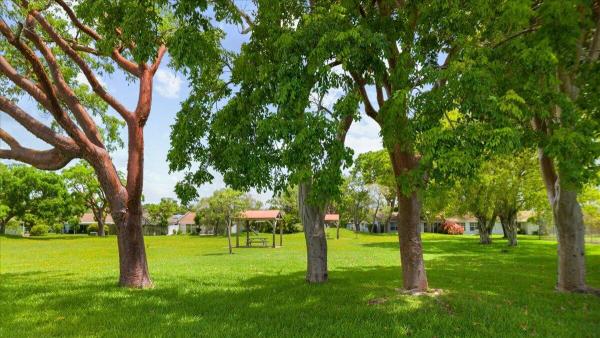 Lakewood On The Green, 5540 S Lakewood Cir Cir #F, Margate, Florida 33063, image 2