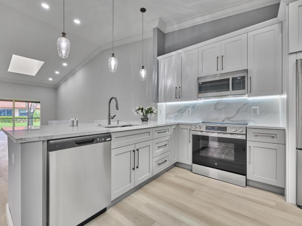 Huntington Pointe, 6067 Kings Gate Cir, Delray Beach, Florida 33484, image 1