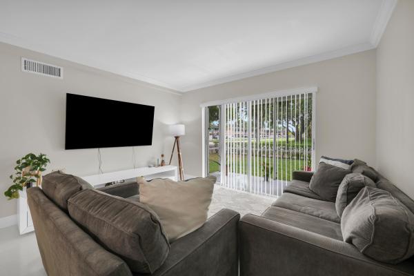 Regis House, 899 SE 2nd Ave #120, Deerfield Beach, Florida 33441, image 3