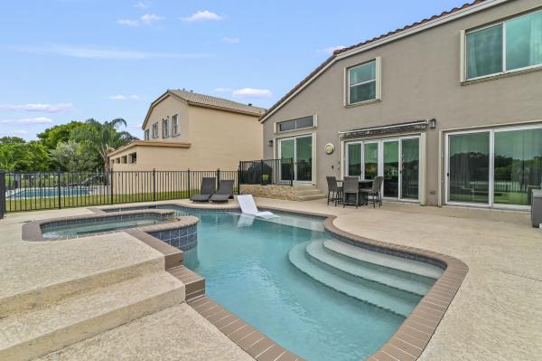 7877 Springvale Dr, Lake Worth, Florida 33467, image 2