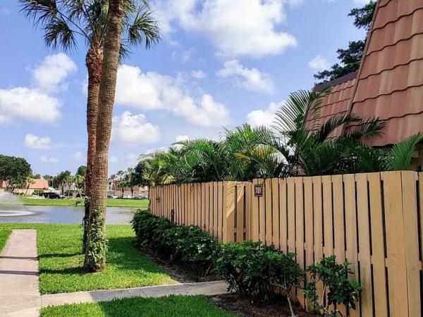 Waterside Luxury Townhomes, 707 Mill Valley Pl, West Palm Beach, Florida 33409, image 3