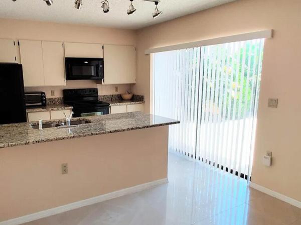 Waterside Luxury Townhomes, 707 Mill Valley Pl, West Palm Beach, Florida 33409, image 2